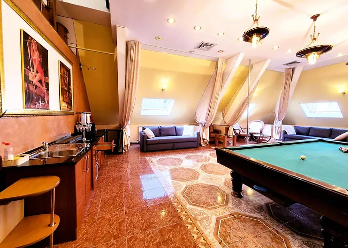 شقة Skylight - The Breakroom